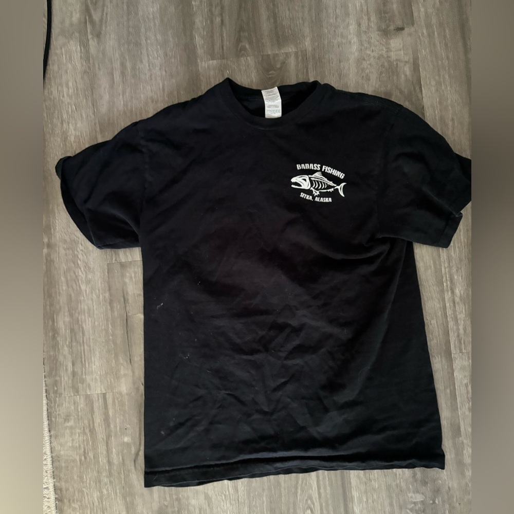Women’s medium black badass fishing tee shirt